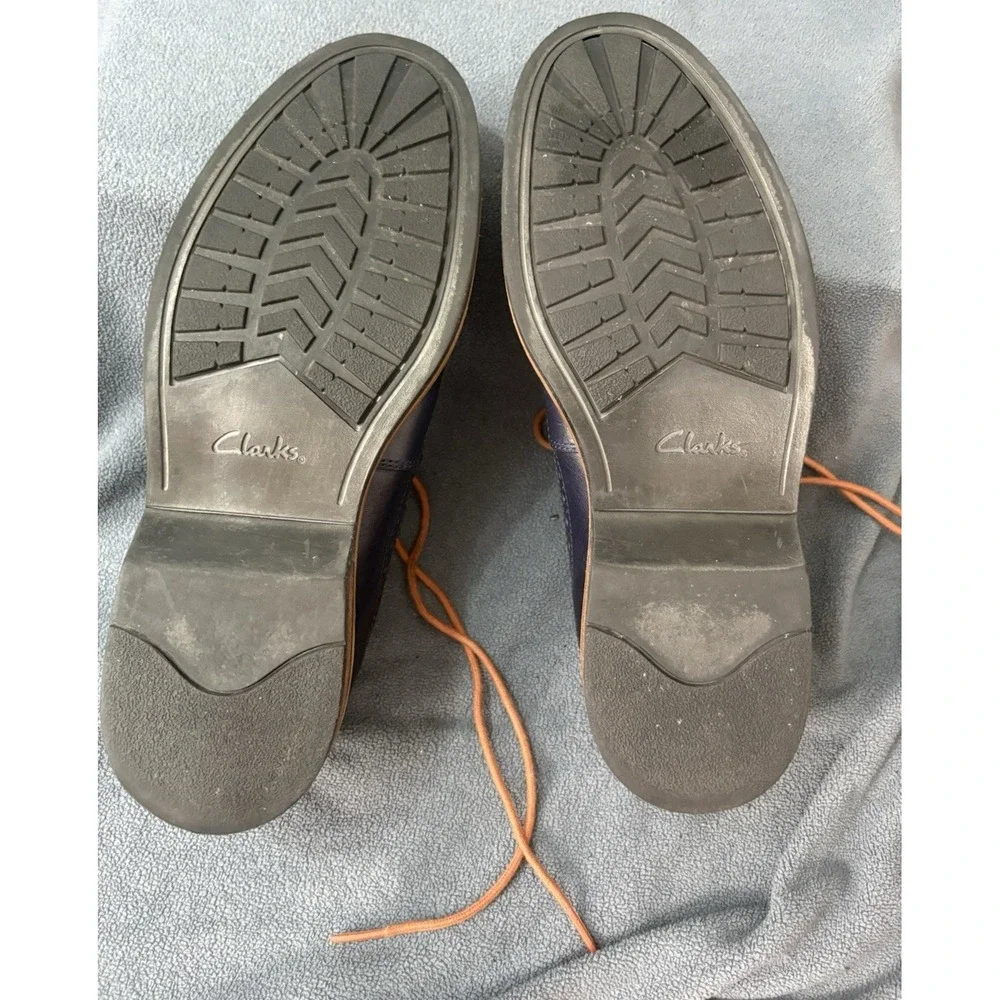Clarks traditional wingtip
